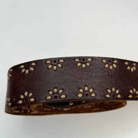 Aeropostale Womens Brown Leather Cinch Belt-40” long x 1.5” tall Sz Medium Super - Picture 5 of 7